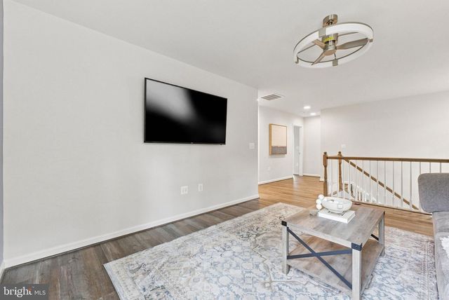15049 FALLEN OAKS PL, Gainesville, VA 20155