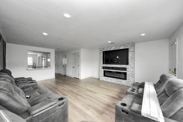 15529 Weldon Drive, Houston, TX 77032