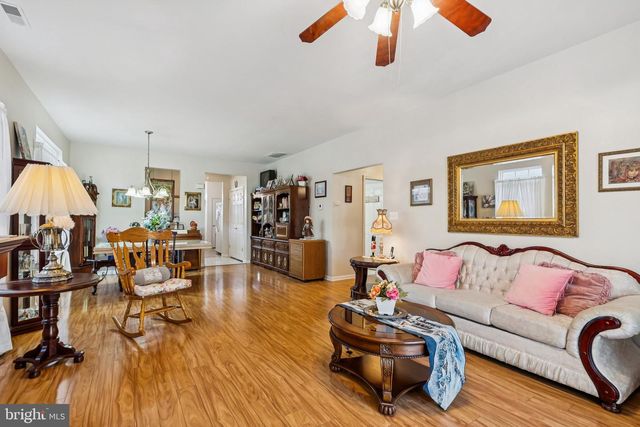 515 SAINT KITTS DR, Williamstown, NJ 08094