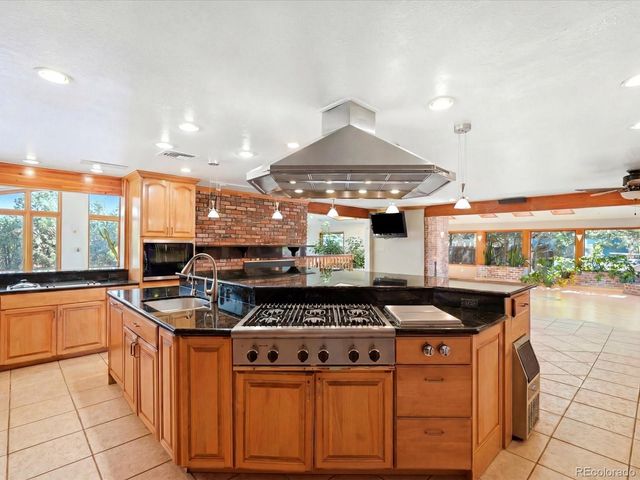 8280 Queen Street, Arvada, CO 80005