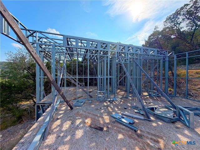 1362 Rockmoor, Canyon Lake, TX 78133