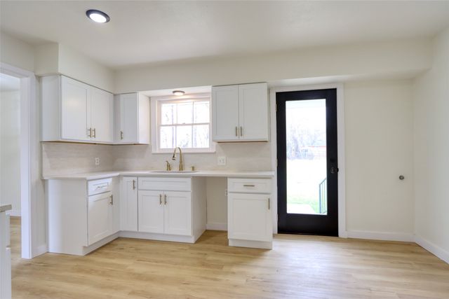 933 Treasure Road, Garland, TX 75041