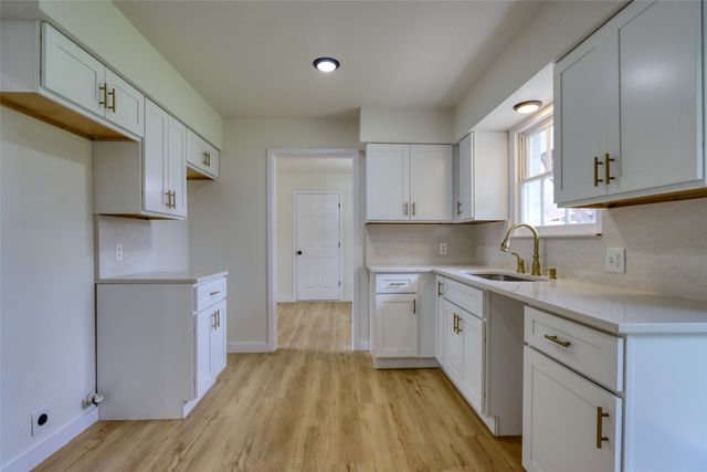 933 Treasure Road, Garland, TX 75041