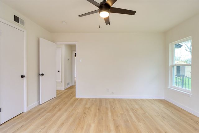 933 Treasure Road, Garland, TX 75041