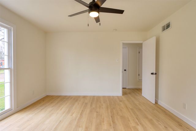 933 Treasure Road, Garland, TX 75041