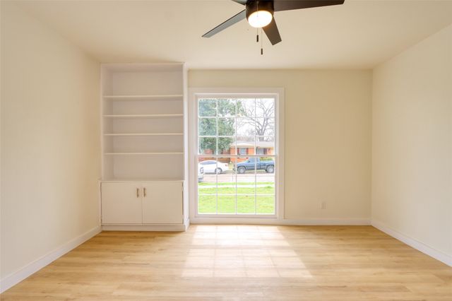 933 Treasure Road, Garland, TX 75041