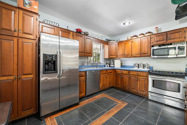 860 NH Route 175, Holderness, NH 03245