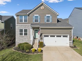 2803 Winterberry Dr, Columbia, TN 38401