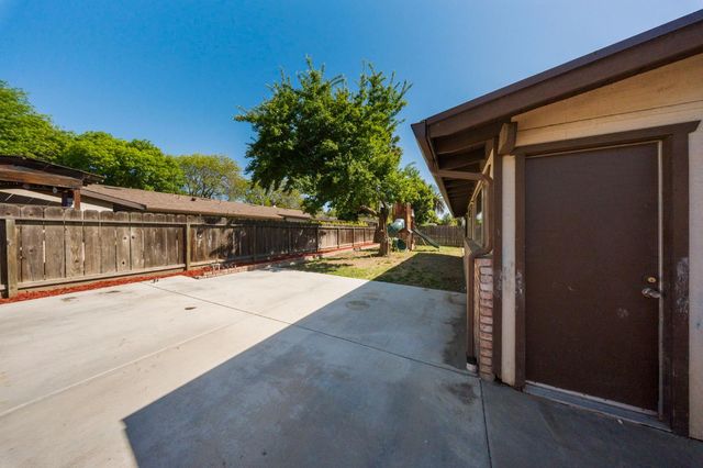 1232 Sonoma Ave, Modesto, CA 95355