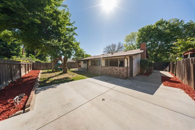1232 Sonoma Ave, Modesto, CA 95355