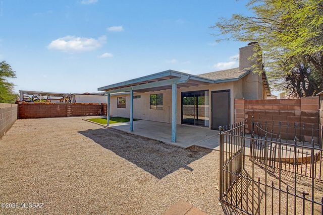 9825 N Camino Vado, Tucson, AZ 85742