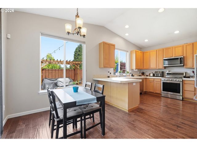 10140 Sw MOLLY Ct, Portland, OR 97223