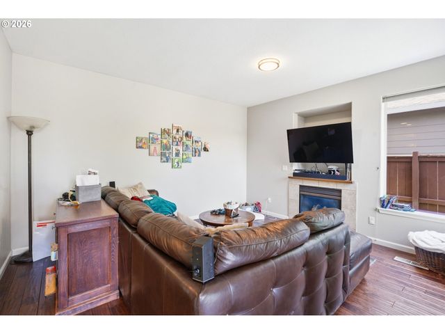 10140 Sw MOLLY Ct, Portland, OR 97223