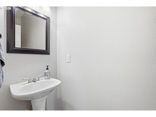 10140 Sw MOLLY Ct, Portland, OR 97223