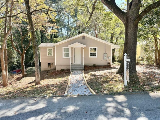 55 Bay NE Street, Fairburn, GA 30213