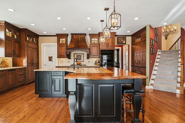 1520 Macalpin Circle, Inverness, IL 60010