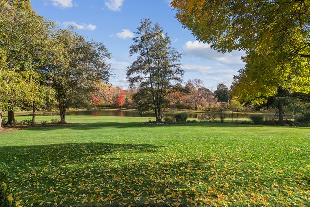 1520 Macalpin Circle, Inverness, IL 60010