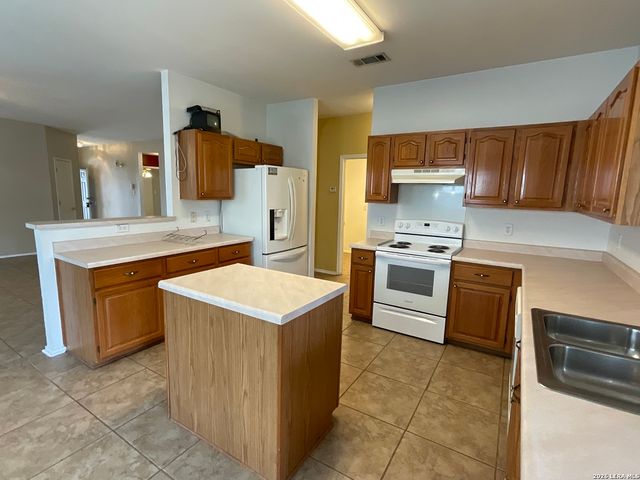 1327 Diamond, San Antonio, TX 78251