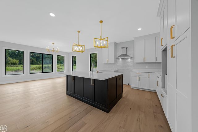 54840 Washington Street, Chesterfield, MI 48047
