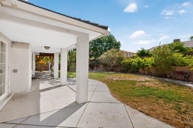 2417 Manzano Loop NE, Rio Rancho, NM 87144