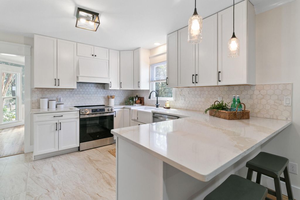 Image 13 of property listing at 1830 Kempton Avenue, Charleston, SC 29412