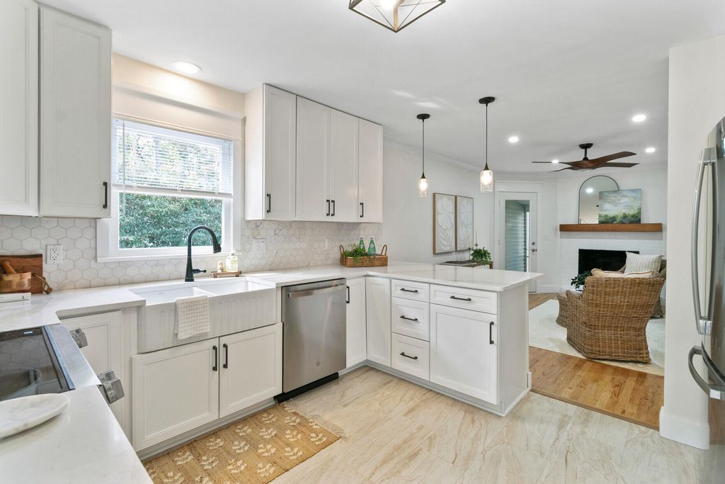 Image 16 of property listing at 1830 Kempton Avenue, Charleston, SC 29412