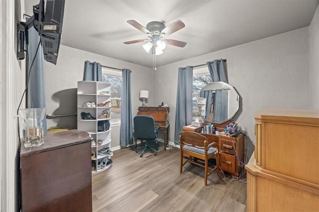 12502 E 33rd Street S, Independence, MO 64055