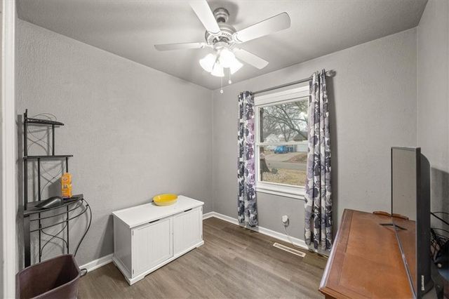 12502 E 33rd Street S, Independence, MO 64055