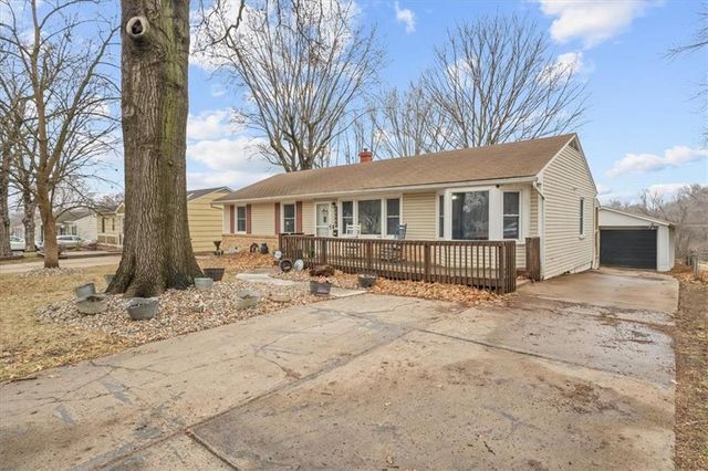 12502 E 33rd Street S, Independence, MO 64055