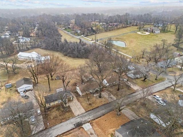 12502 E 33rd Street S, Independence, MO 64055