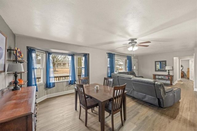 12502 E 33rd Street S, Independence, MO 64055