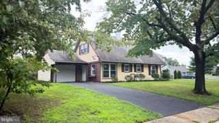 54 PLUMTREE LN, Willingboro, NJ 08046