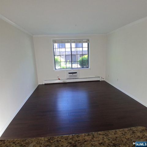 2014 Hawthorne Lane, Mahwah, NJ 07430