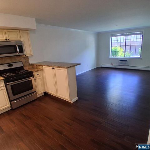 2014 Hawthorne Lane, Mahwah, NJ 07430