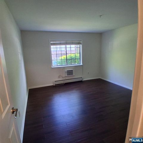 2014 Hawthorne Lane, Mahwah, NJ 07430