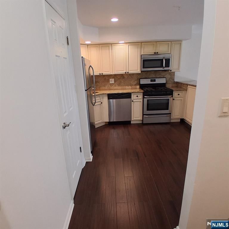 2014 Hawthorne Lane, Mahwah, NJ 07430