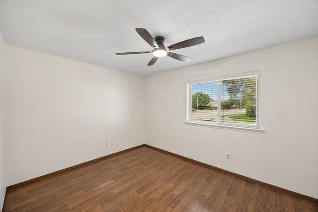 1043 Cherrywood Lane, Carrollton, TX 75006