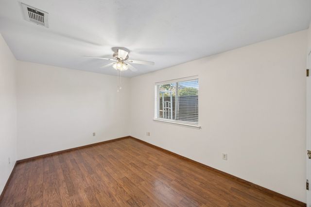 1043 Cherrywood Lane, Carrollton, TX 75006