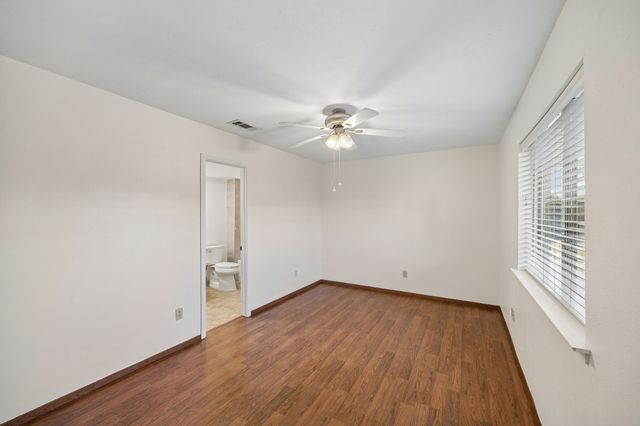 1043 Cherrywood Lane, Carrollton, TX 75006