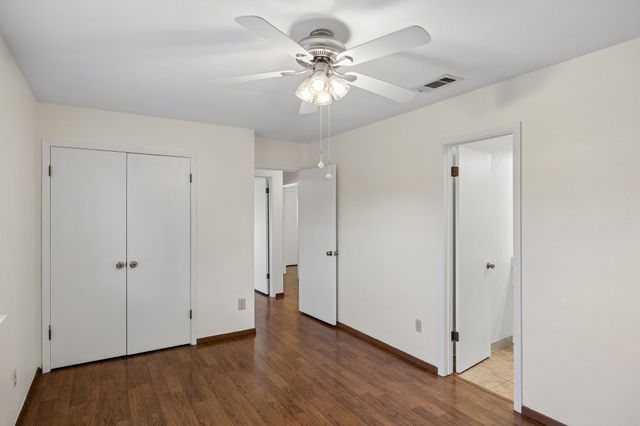1043 Cherrywood Lane, Carrollton, TX 75006