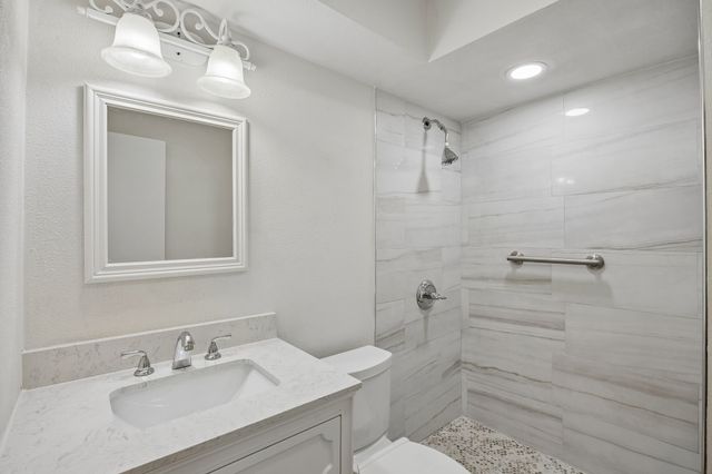 1043 Cherrywood Lane, Carrollton, TX 75006