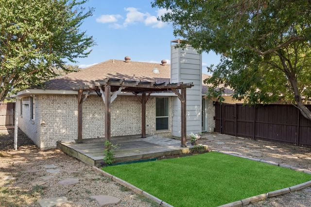1043 Cherrywood Lane, Carrollton, TX 75006