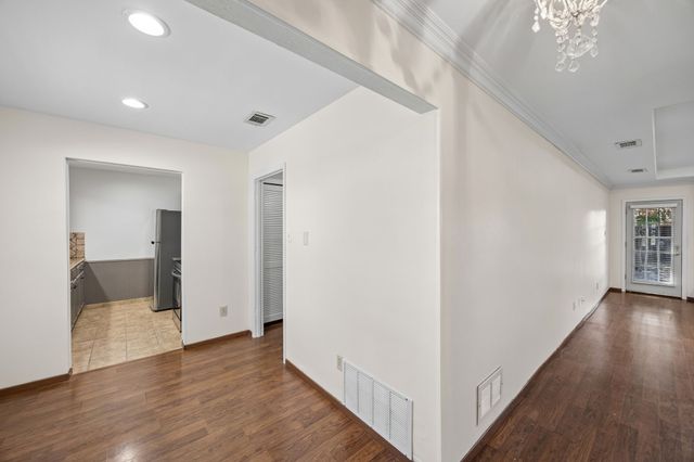 1043 Cherrywood Lane, Carrollton, TX 75006