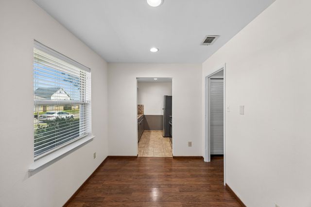 1043 Cherrywood Lane, Carrollton, TX 75006