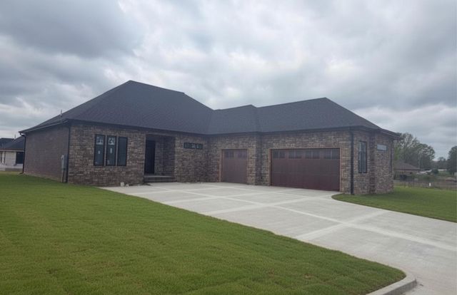 1758 E Peartree Drive, Ozark, MO 65721