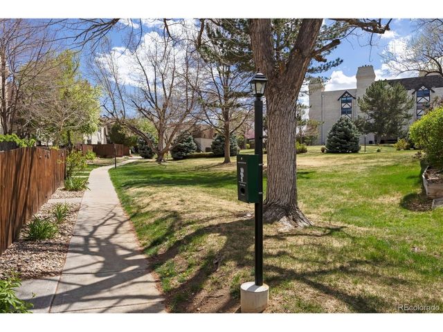 7250 Eastmoor Dr 114, Denver, CO 80237