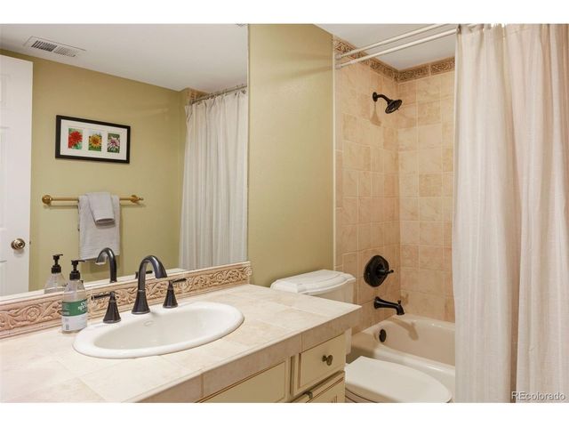 7250 Eastmoor Dr 114, Denver, CO 80237