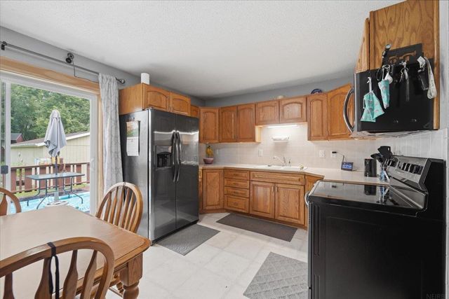 104 Corliss Avenue, Elk Run Heights, IA 50707