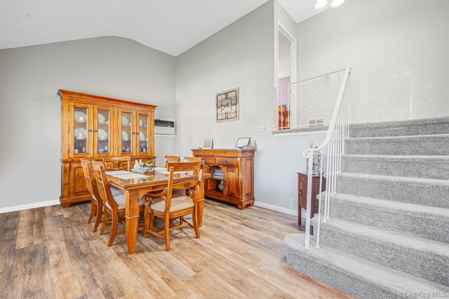 477 N Indiana Avenue, Lindenhurst, NY 11757