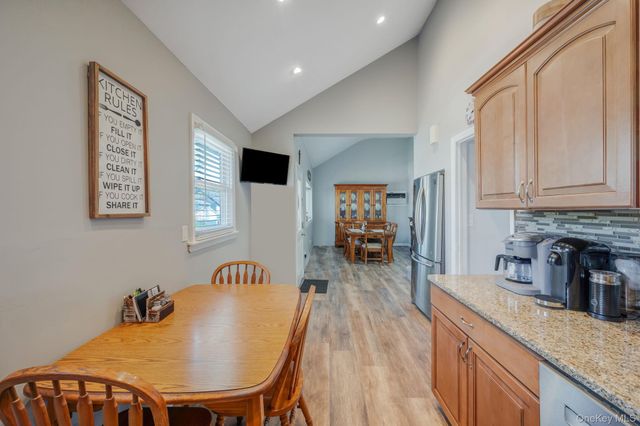 477 N Indiana Avenue, Lindenhurst, NY 11757